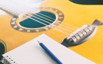 براساس-ملودی-موضوع-مورد-ترانه-سرایی